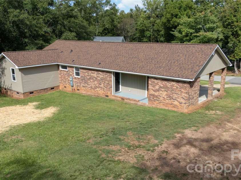 111 Education Lane, York, SC 29745.  MLS# CAR4432535, YatesRealty ID 55993. 