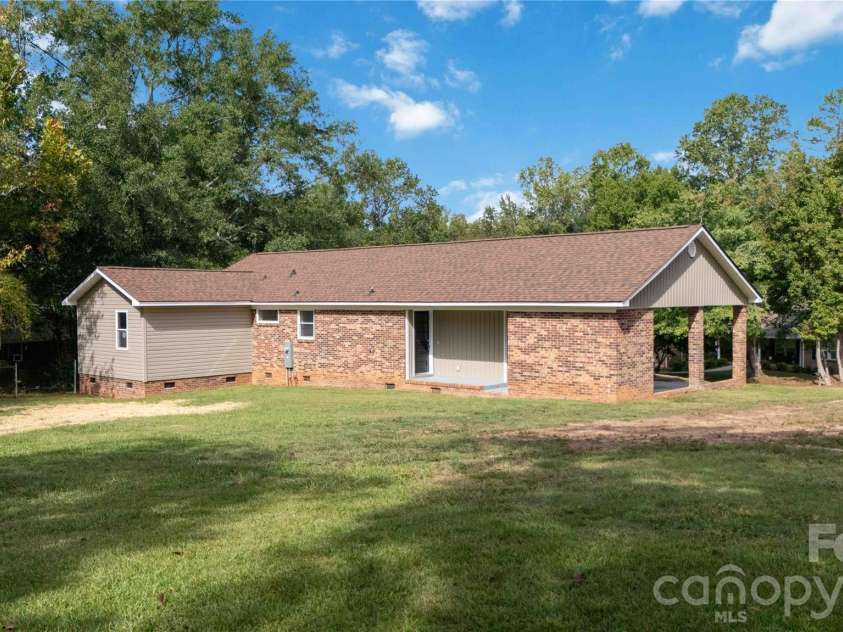 111 Education Lane, York, SC 29745.  MLS# CAR4432535, YatesRealty ID 55993. 