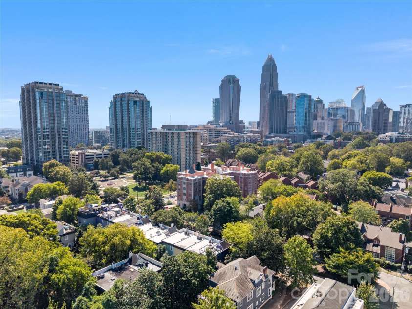 322 10th Street, Charlotte, NC 28202.  MLS# CAR4432543, YatesRealty ID 55995. 