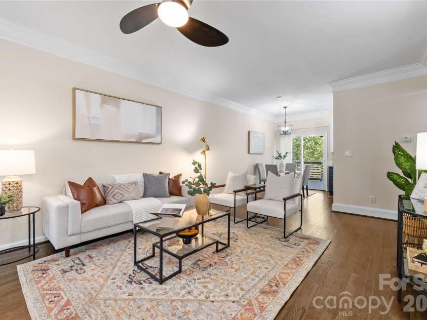 322 10th Street, Charlotte, NC 28202.  MLS# CAR4432543, YatesRealty ID 55995. 