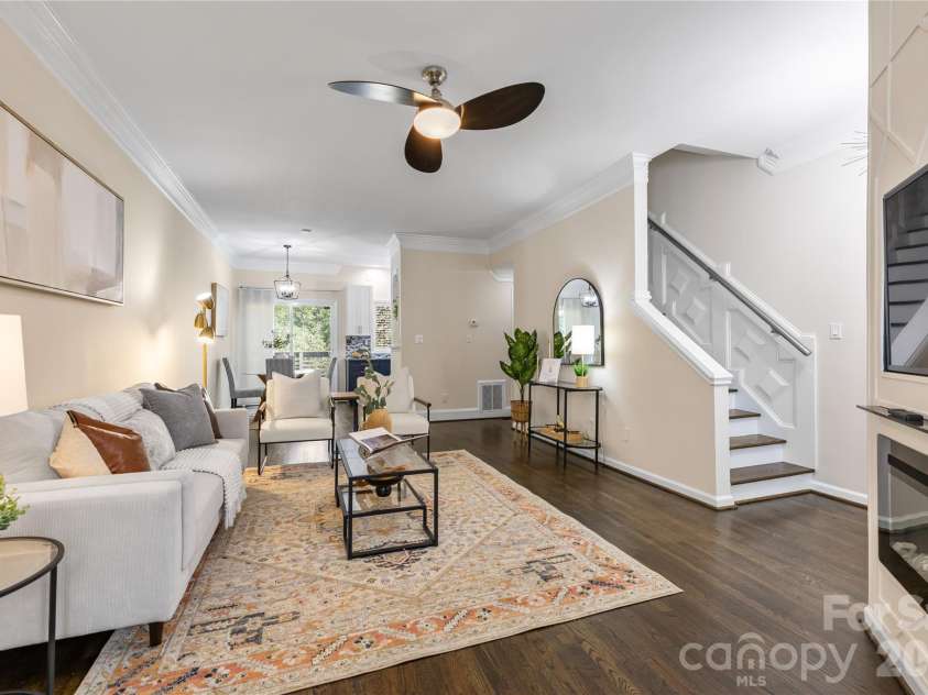 322 10th Street, Charlotte, NC 28202.  MLS# CAR4432543, YatesRealty ID 55995. 
