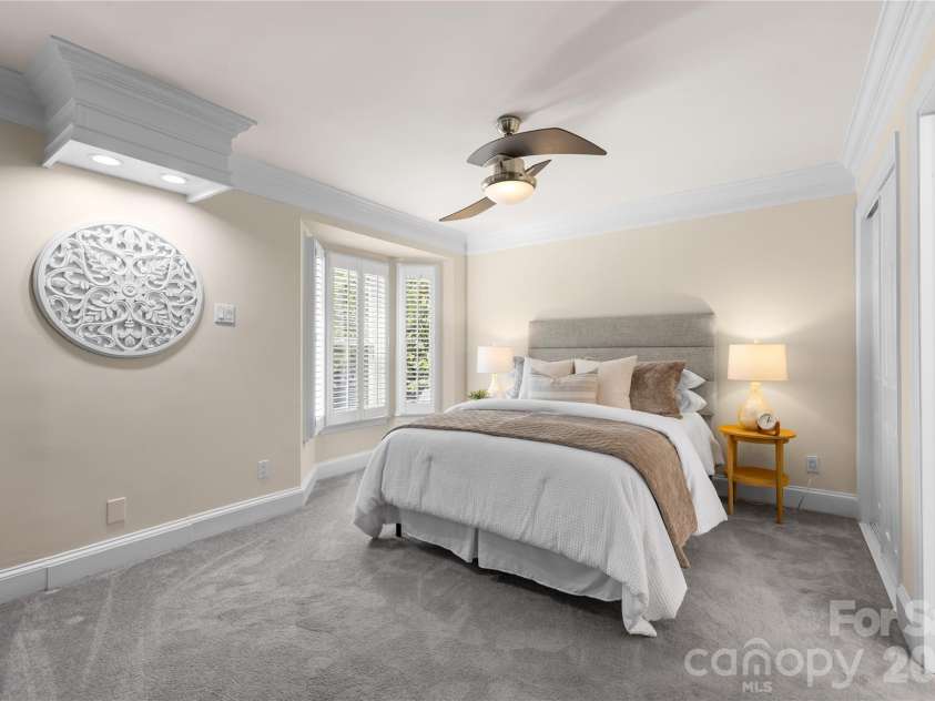322 10th Street, Charlotte, NC 28202.  MLS# CAR4432543, YatesRealty ID 55995. 