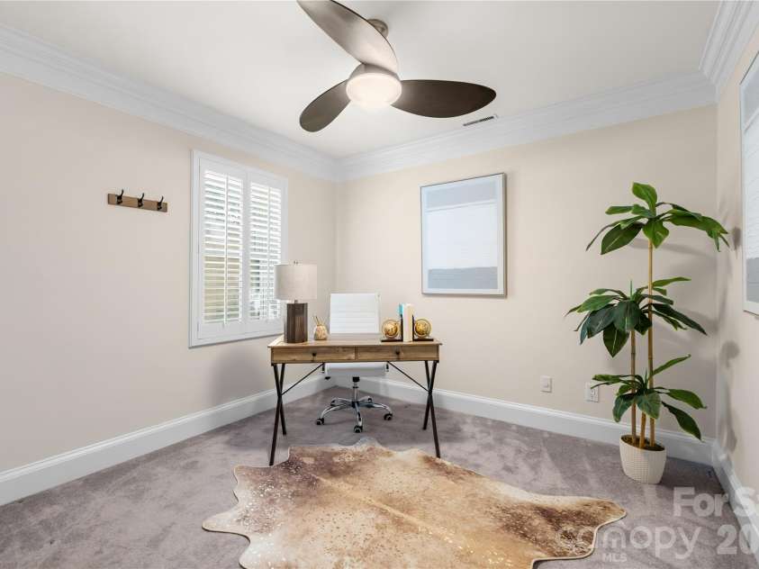 322 10th Street, Charlotte, NC 28202.  MLS# CAR4432543, YatesRealty ID 55995. 