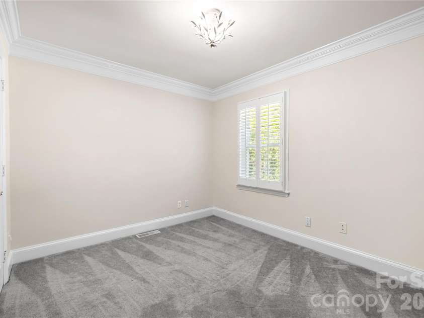 322 10th Street, Charlotte, NC 28202.  MLS# CAR4432543, YatesRealty ID 55995. 