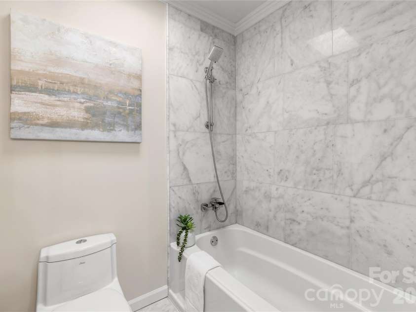322 10th Street, Charlotte, NC 28202.  MLS# CAR4432543, YatesRealty ID 55995. 