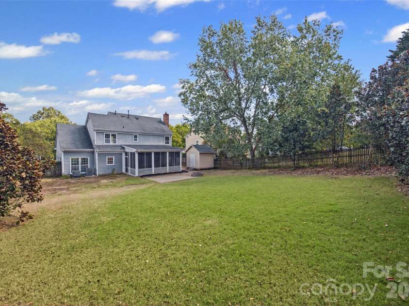 12600 Parks Farm Lane, Charlotte, NC 28277.  MLS# CAR4431325, YatesRealty ID 55999. Backyard