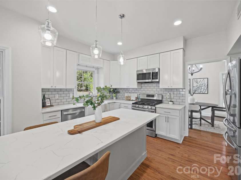 12600 Parks Farm Lane, Charlotte, NC 28277.  MLS# CAR4431325, YatesRealty ID 55999. Kitchen