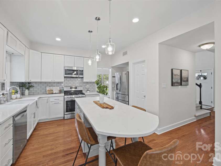 12600 Parks Farm Lane, Charlotte, NC 28277.  MLS# CAR4431325, YatesRealty ID 55999. Kitchen