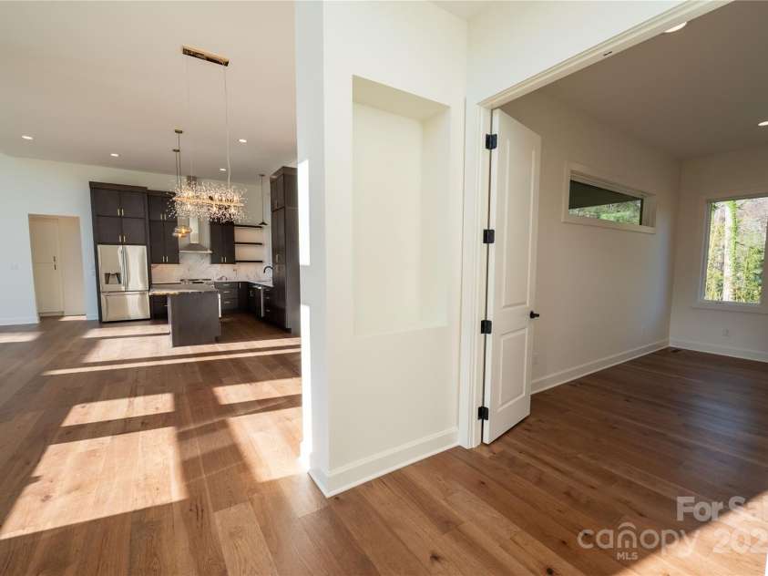 11 Kiftsgate Court, Asheville, NC 28804.  MLS# CAR4329278, YatesRealty ID 560. 