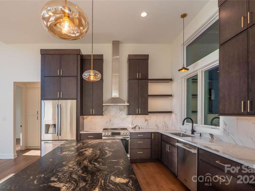 11 Kiftsgate Court, Asheville, NC 28804.  MLS# CAR4329278, YatesRealty ID 560. Kitchen