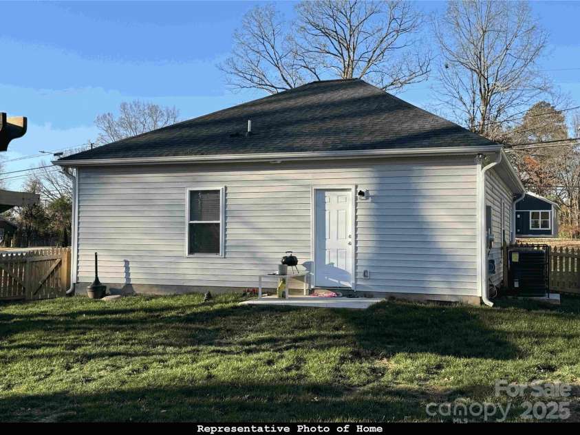 4470 Kingsbury Road, Midland, NC 28107.  MLS# CAR4217170, YatesRealty ID 560. 
