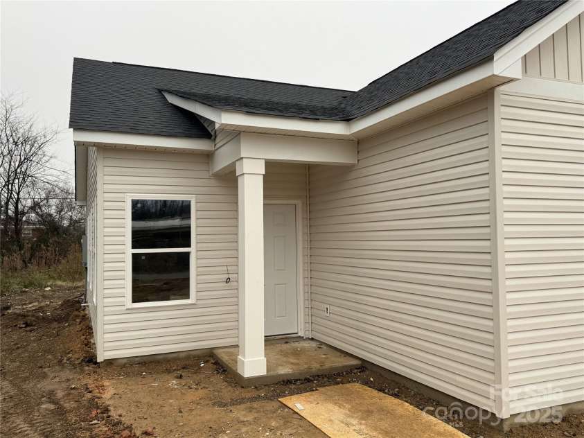 4470 Kingsbury Road, Midland, NC 28107.  MLS# CAR4318341, YatesRealty ID 560. 