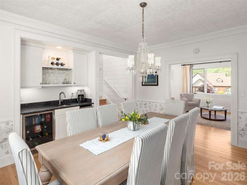 117 Jackson Street, Sylva, NC 28779.  MLS# CAR4359040, YatesRealty ID 5600. 