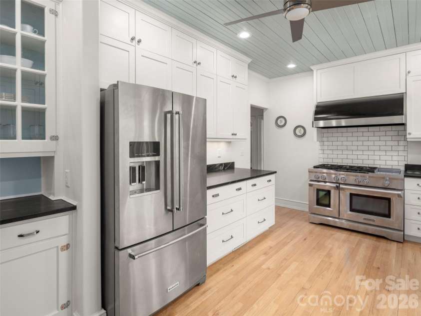 117 Jackson Street, Sylva, NC 28779.  MLS# CAR4359040, YatesRealty ID 5600. 
