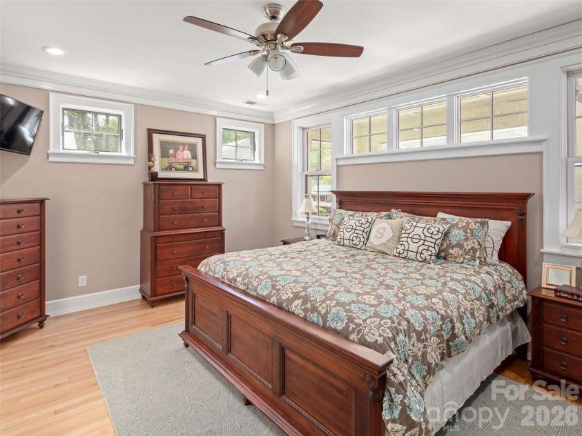 117 Jackson Street, Sylva, NC 28779.  MLS# CAR4359040, YatesRealty ID 5600. 