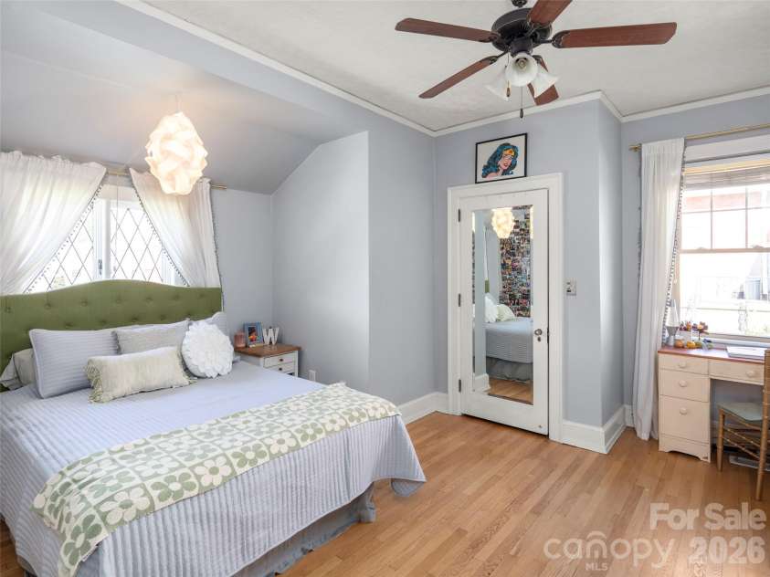 117 Jackson Street, Sylva, NC 28779.  MLS# CAR4359040, YatesRealty ID 5600. 