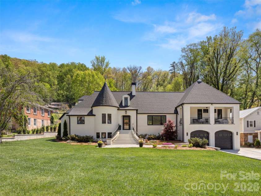 117 Jackson Street, Sylva, NC 28779.  MLS# CAR4359040, YatesRealty ID 5600. 
