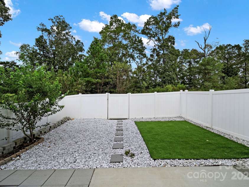 769 River Park Road, Belmont, NC 28012.  MLS# CAR4233285, YatesRealty ID 5600. 