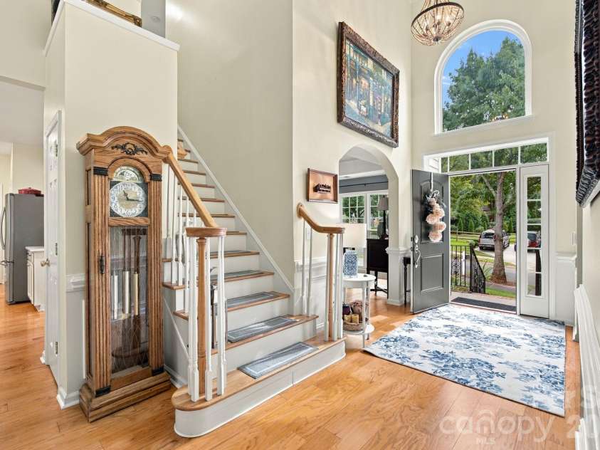 20304 Southshore Drive, Cornelius, NC 28031.  MLS# CAR4431351, YatesRealty ID 56000. 