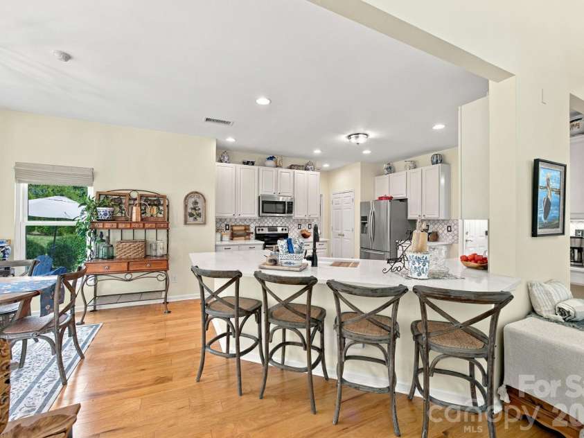 20304 Southshore Drive, Cornelius, NC 28031.  MLS# CAR4431351, YatesRealty ID 56000. 