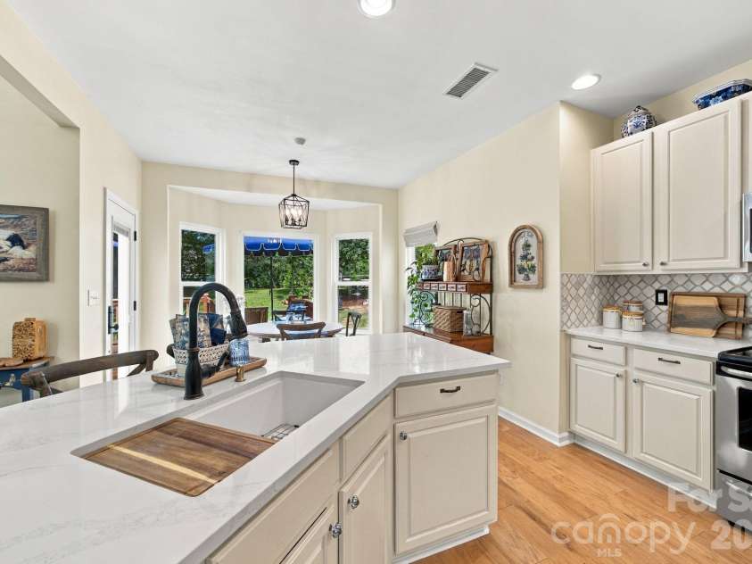 20304 Southshore Drive, Cornelius, NC 28031.  MLS# CAR4431351, YatesRealty ID 56000. 