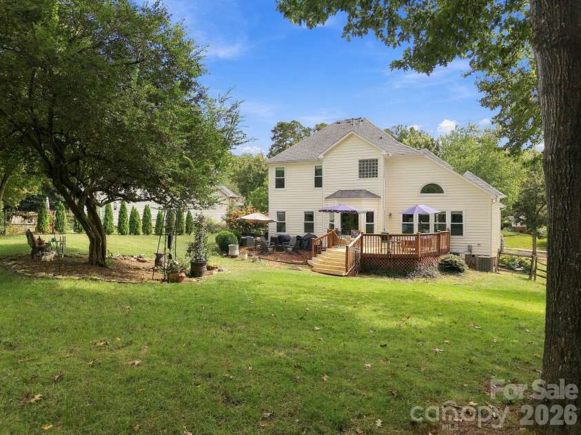 20304 Southshore Drive, Cornelius, NC 28031.  MLS# CAR4431351, YatesRealty ID 56000. 