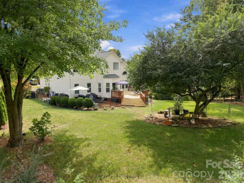 20304 Southshore Drive, Cornelius, NC 28031.  MLS# CAR4431351, YatesRealty ID 56000. 