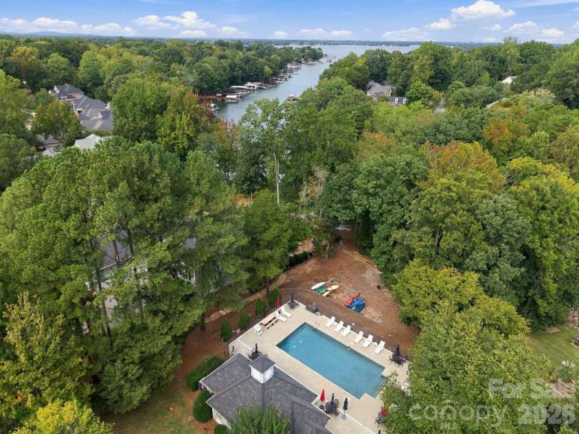 20304 Southshore Drive, Cornelius, NC 28031.  MLS# CAR4431351, YatesRealty ID 56000. Community Pool