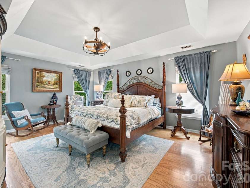 20304 Southshore Drive, Cornelius, NC 28031.  MLS# CAR4431351, YatesRealty ID 56000. Primary Bedroom