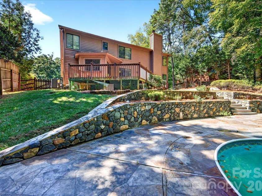 6133 Rhone Drive, Charlotte, NC 28226.  MLS# CAR4431409, YatesRealty ID 56002. 