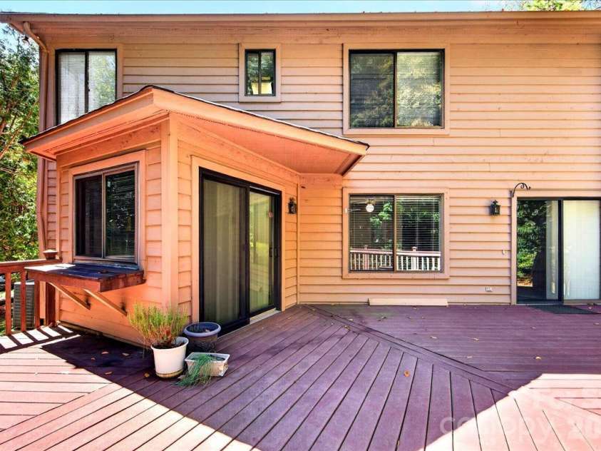 6133 Rhone Drive, Charlotte, NC 28226.  MLS# CAR4431409, YatesRealty ID 56002. 