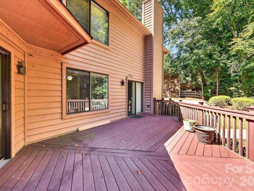 6133 Rhone Drive, Charlotte, NC 28226.  MLS# CAR4431409, YatesRealty ID 56002. 