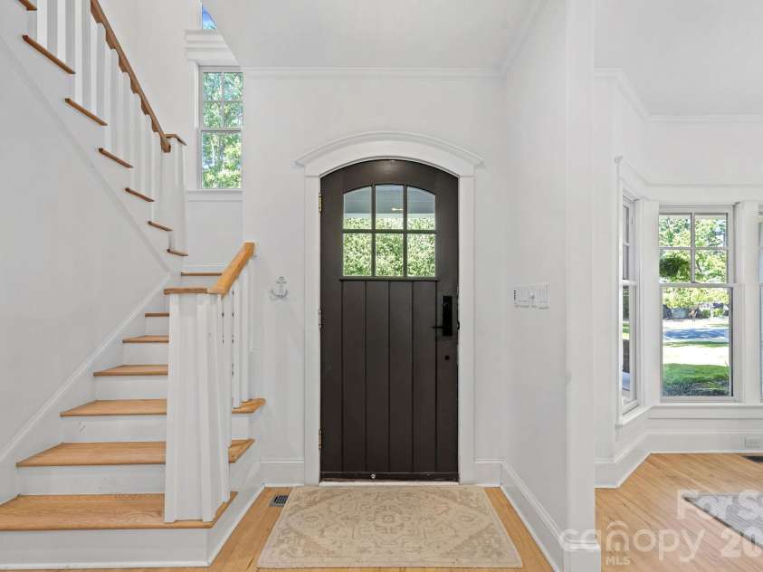 19610 Weavers Circle, Cornelius, NC 28031.  MLS# CAR4431355, YatesRealty ID 56004. 