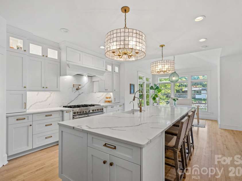 19610 Weavers Circle, Cornelius, NC 28031.  MLS# CAR4431355, YatesRealty ID 56004. 