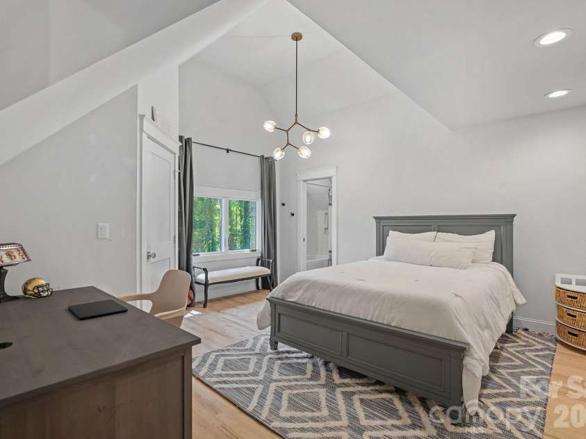19610 Weavers Circle, Cornelius, NC 28031.  MLS# CAR4431355, YatesRealty ID 56004. 