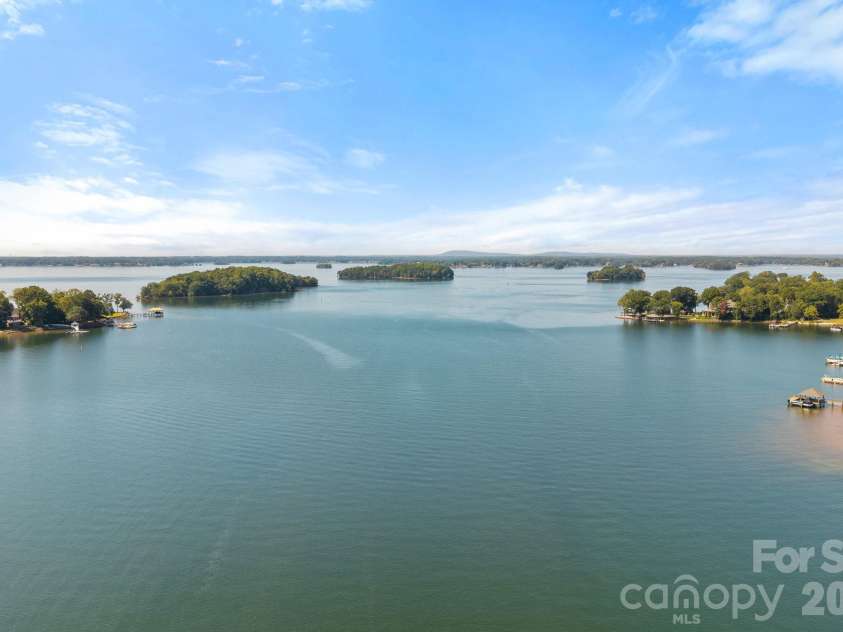 19610 Weavers Circle, Cornelius, NC 28031.  MLS# CAR4431355, YatesRealty ID 56004. 