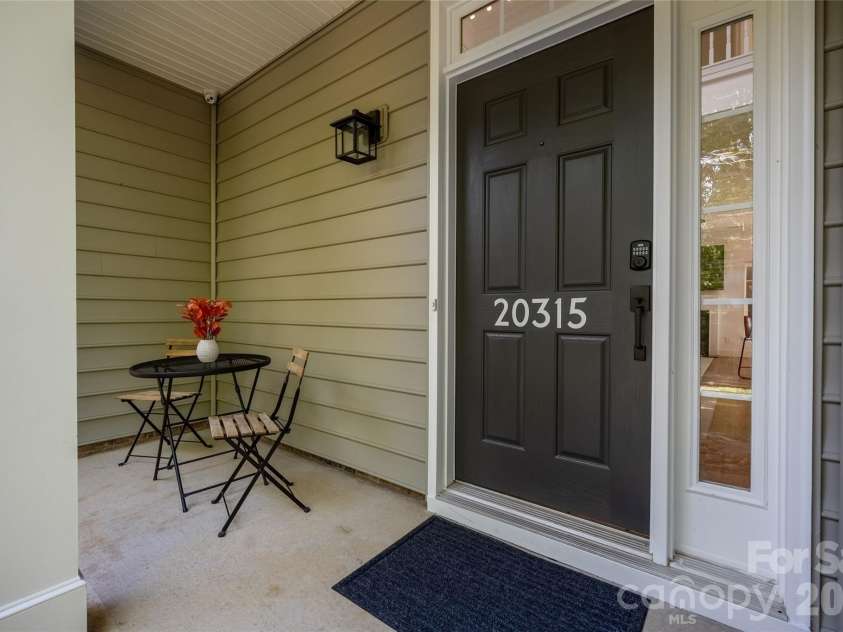 20315 Southshore Drive, Cornelius, NC 28031.  MLS# CAR4431312, YatesRealty ID 56005. 