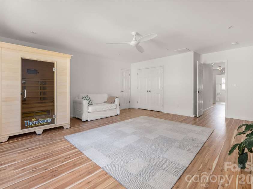 20315 Southshore Drive, Cornelius, NC 28031.  MLS# CAR4431312, YatesRealty ID 56005. 