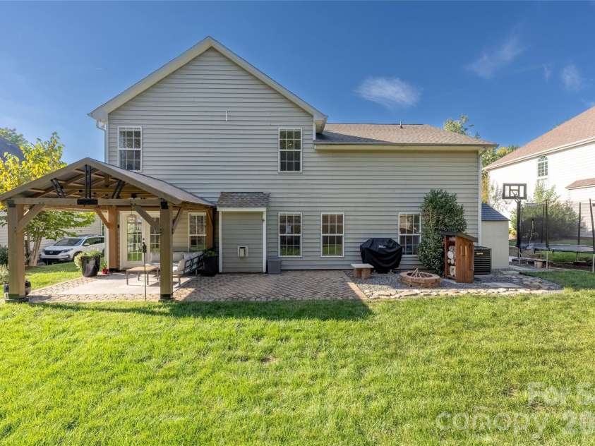 20315 Southshore Drive, Cornelius, NC 28031.  MLS# CAR4431312, YatesRealty ID 56005. 