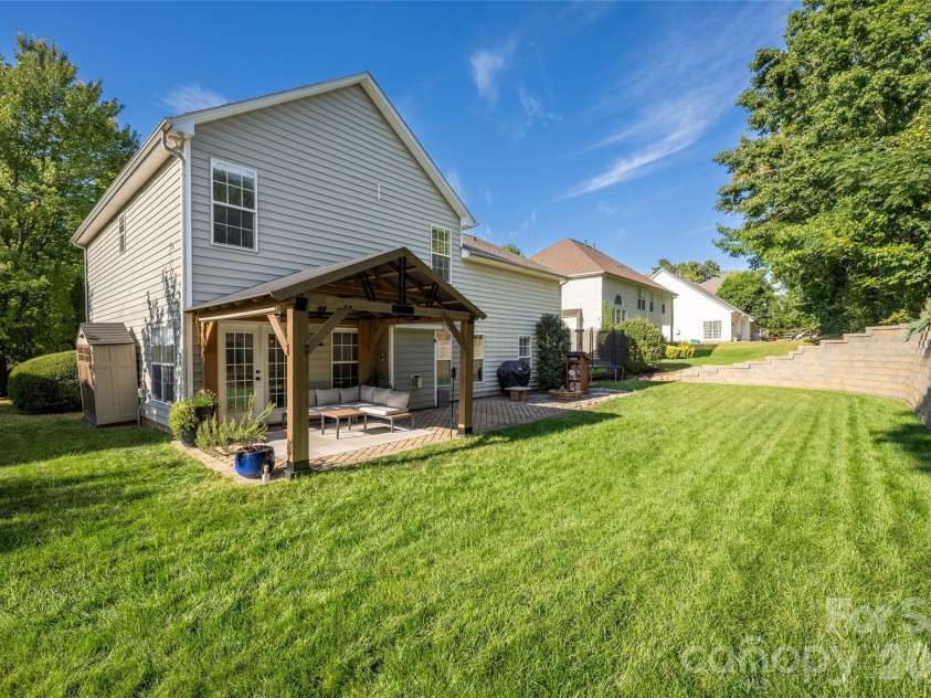 20315 Southshore Drive, Cornelius, NC 28031.  MLS# CAR4431312, YatesRealty ID 56005. 