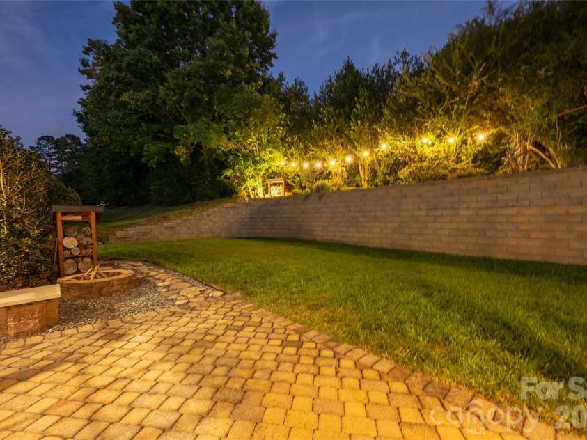 20315 Southshore Drive, Cornelius, NC 28031.  MLS# CAR4431312, YatesRealty ID 56005. 