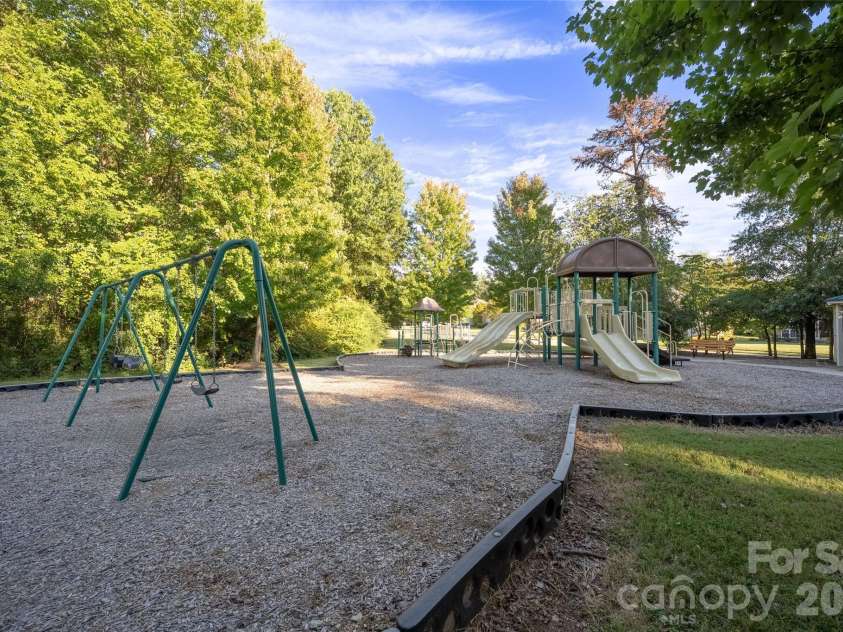 20315 Southshore Drive, Cornelius, NC 28031.  MLS# CAR4431312, YatesRealty ID 56005. 