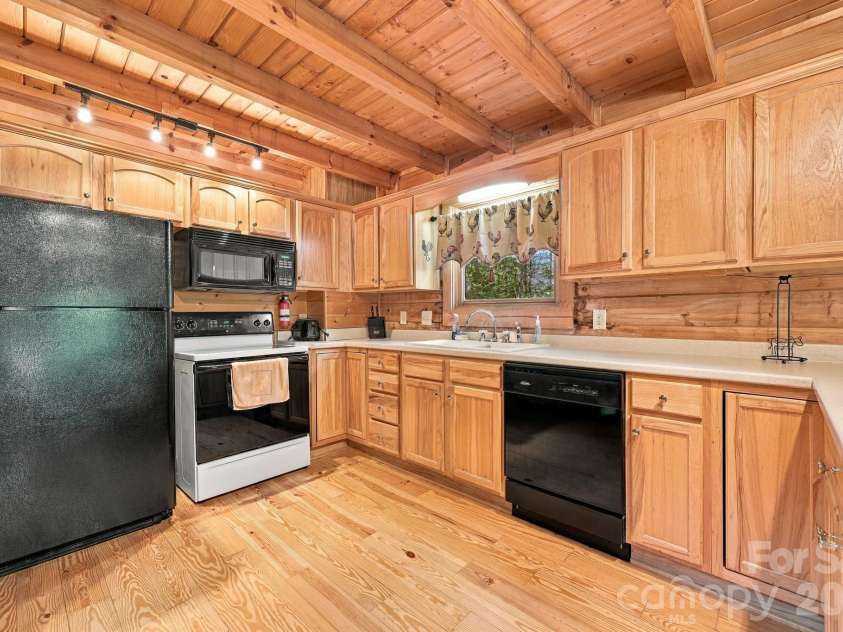 418 Piney Creek Drive, Lake Lure, NC 28746.  MLS# CAR4431626, YatesRealty ID 56007. 