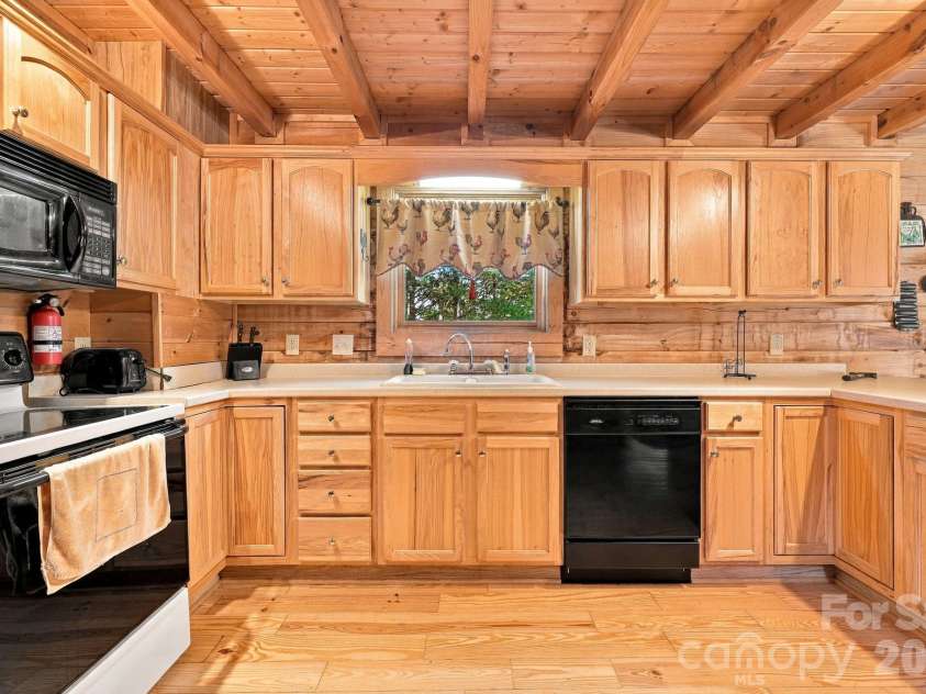 418 Piney Creek Drive, Lake Lure, NC 28746.  MLS# CAR4431626, YatesRealty ID 56007. 