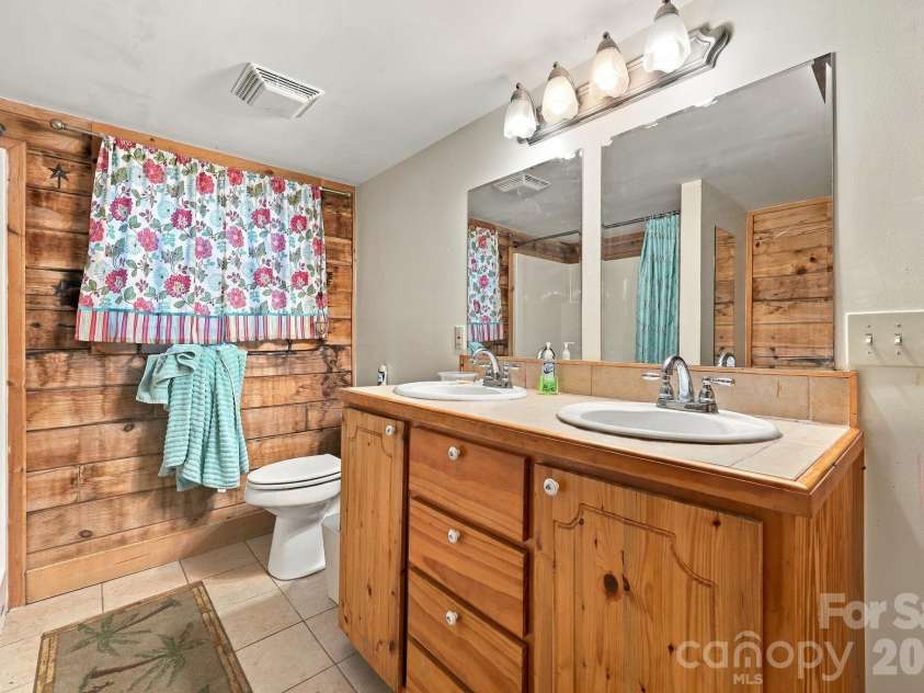 418 Piney Creek Drive, Lake Lure, NC 28746.  MLS# CAR4431626, YatesRealty ID 56007. 