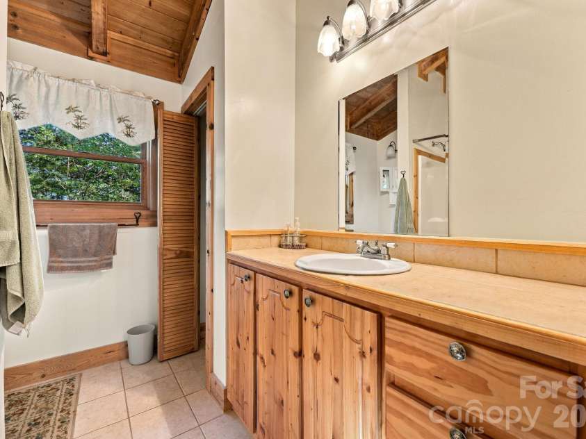 418 Piney Creek Drive, Lake Lure, NC 28746.  MLS# CAR4431626, YatesRealty ID 56007. 