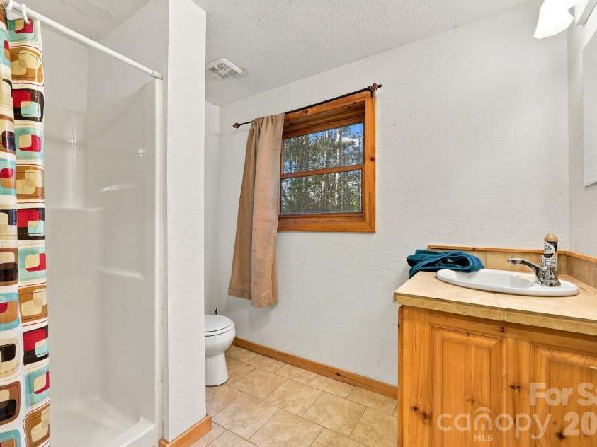 418 Piney Creek Drive, Lake Lure, NC 28746.  MLS# CAR4431626, YatesRealty ID 56007. 