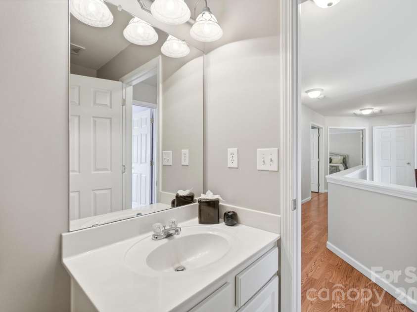 1121 Deep Hollow Court, Waxhaw, NC 28173.  MLS# CAR4431905, YatesRealty ID 56009. 3rd Bathroom