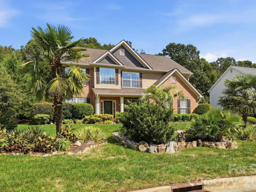 1121 Deep Hollow Court, Waxhaw, NC 28173.  MLS# CAR4431905, YatesRealty ID 56009. 