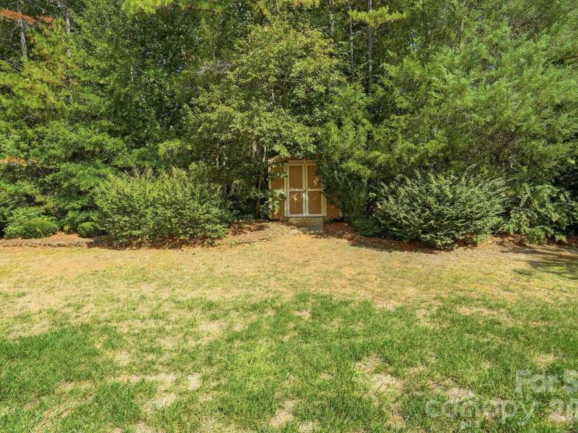 1121 Deep Hollow Court, Waxhaw, NC 28173.  MLS# CAR4431905, YatesRealty ID 56009. 
